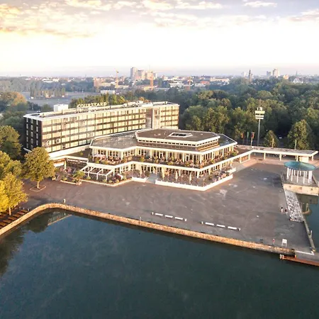 Hotel Courtyard By Marriott Maschsee 4*