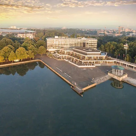 Courtyard By Marriott Maschsee Hotel 4*